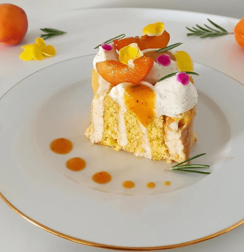 Une part de gâteau Abricots Gousses de Vanille Madagascar Vani Saveurs par Sophie Carrière